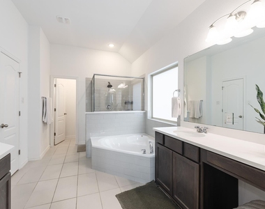 1601 Harrongton Way - Photo Thumbnail 16