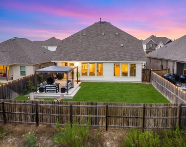 1601 Harrongton Way - Photo Thumbnail 31