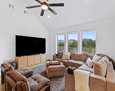 1601 Harrongton Way - Photo Thumbnail 12