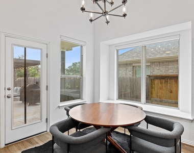 1601 Harrongton Way - Photo Thumbnail 11