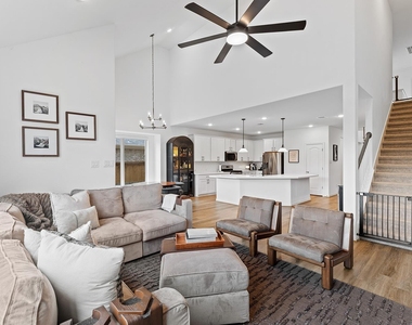 1601 Harrongton Way - Photo Thumbnail 14