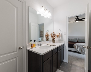 1601 Harrongton Way - Photo Thumbnail 24