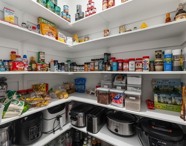 1601 Harrongton Way - Photo Thumbnail 10
