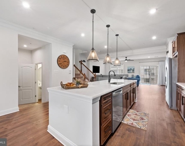 4514 Reaney Lane - Photo Thumbnail 5