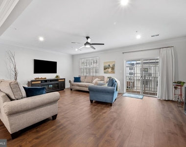 4514 Reaney Lane - Photo Thumbnail 11