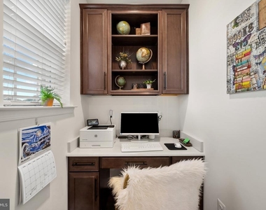 4514 Reaney Lane - Photo Thumbnail 8