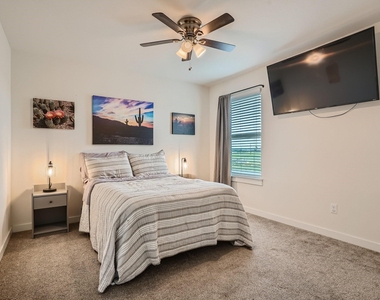 7928 Castelardo Pl - Photo Thumbnail 22