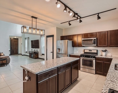 7928 Castelardo Pl - Photo Thumbnail 12
