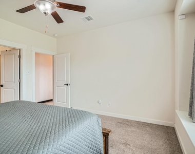 7928 Castelardo Pl - Photo Thumbnail 17
