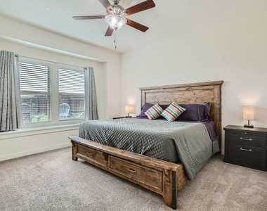 7928 Castelardo Pl - Photo Thumbnail 14