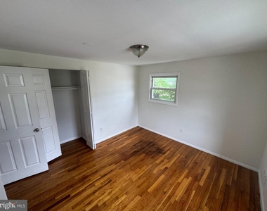 5411 Cynthia Terrace - Photo Thumbnail 13