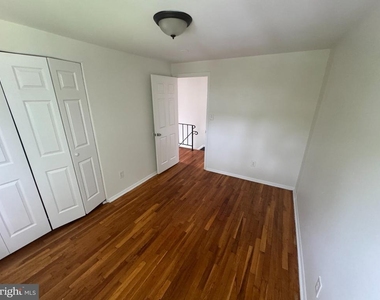 5411 Cynthia Terrace - Photo Thumbnail 11