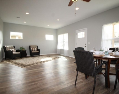 3402 Crystal Cir - Photo Thumbnail 2