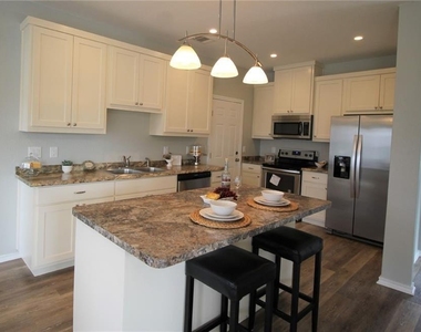 3402 Crystal Cir - Photo Thumbnail 1