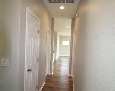 3402 Crystal Cir - Photo Thumbnail 11