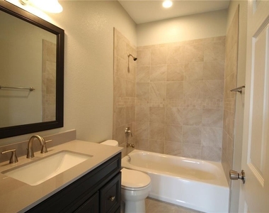 3402 Crystal Cir - Photo Thumbnail 4