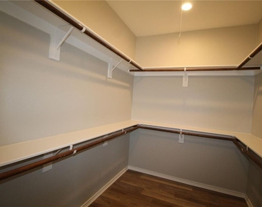 3402 Crystal Cir - Photo Thumbnail 8