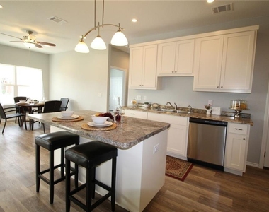 3402 Crystal Cir - Photo Thumbnail 3