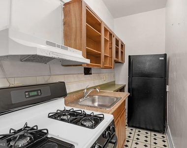 931 Saint Paul Street - Photo Thumbnail 6