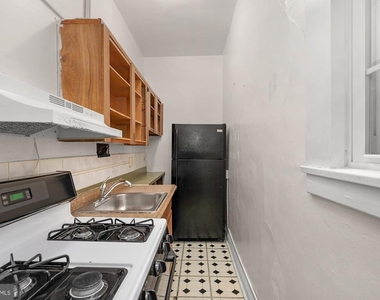 931 Saint Paul Street - Photo Thumbnail 5