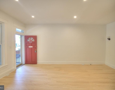 608 E 33rd Street - Photo Thumbnail 16