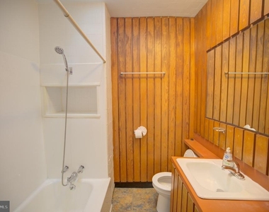 608 E 33rd Street - Photo Thumbnail 8