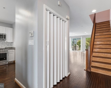 1025 Covington Street - Photo Thumbnail 3
