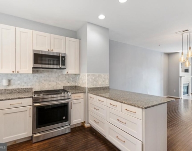 1025 Covington Street - Photo Thumbnail 6