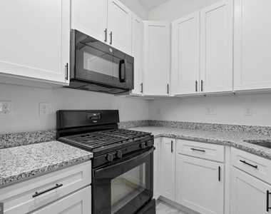 2024 Park Avenue - Photo Thumbnail 6
