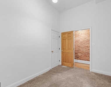 2024 Park Avenue - Photo Thumbnail 8