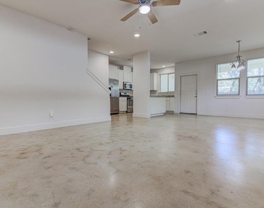 3301 Thomas Kincheon St - Photo Thumbnail 2