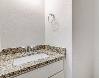 3301 Thomas Kincheon St - Photo Thumbnail 8