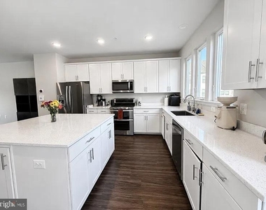 3491 Cormorant Drive - Photo Thumbnail 2