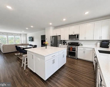 3491 Cormorant Drive - Photo Thumbnail 3
