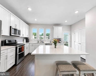 3491 Cormorant Drive - Photo Thumbnail 6