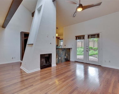 1505 Bridgeway Dr - Photo Thumbnail 9