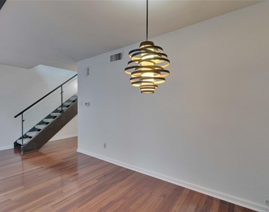 1505 Bridgeway Dr - Photo Thumbnail 12