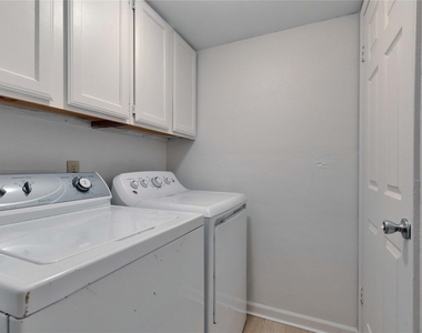 1505 Bridgeway Dr - Photo Thumbnail 7
