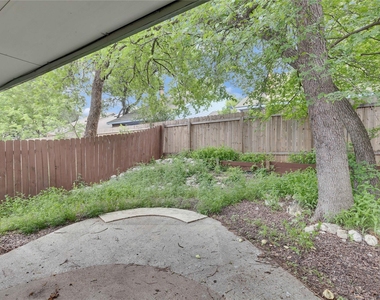 1505 Bridgeway Dr - Photo Thumbnail 20