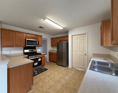 15205 Valerian Tea Dr - Photo Thumbnail 4