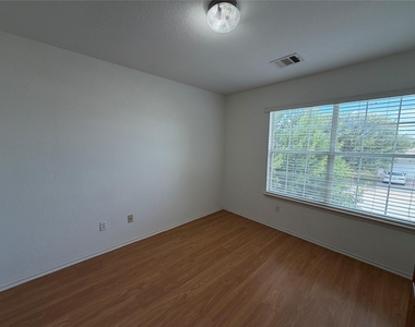 15205 Valerian Tea Dr - Photo Thumbnail 8
