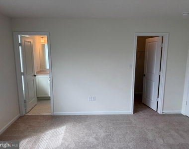 730 Rosler Way - Photo Thumbnail 9