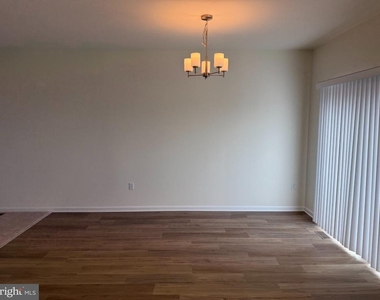 730 Rosler Way - Photo Thumbnail 8
