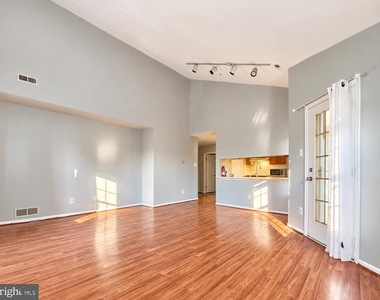3121 Charing Crossing - Photo Thumbnail 1