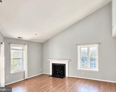 3121 Charing Crossing - Photo Thumbnail 2