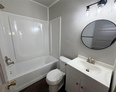 107 Franklin St - Photo Thumbnail 11