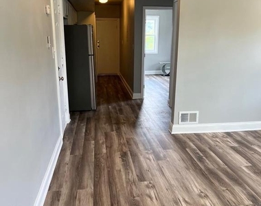 4219 Brooks Street Ne - Photo Thumbnail 4