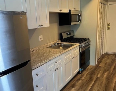 4219 Brooks Street Ne - Photo Thumbnail 2