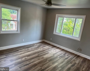 4219 Brooks Street Ne - Photo Thumbnail 5