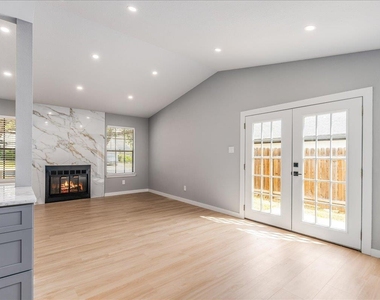 803 Kavanagh Dr - Photo Thumbnail 9